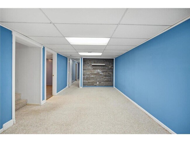 Building Photo - 4 Bed - 2 Bath Brooklyn Park Home with Lar...
