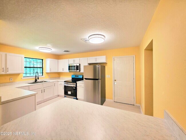 Building Photo - 4951 Dallen Lea Dr