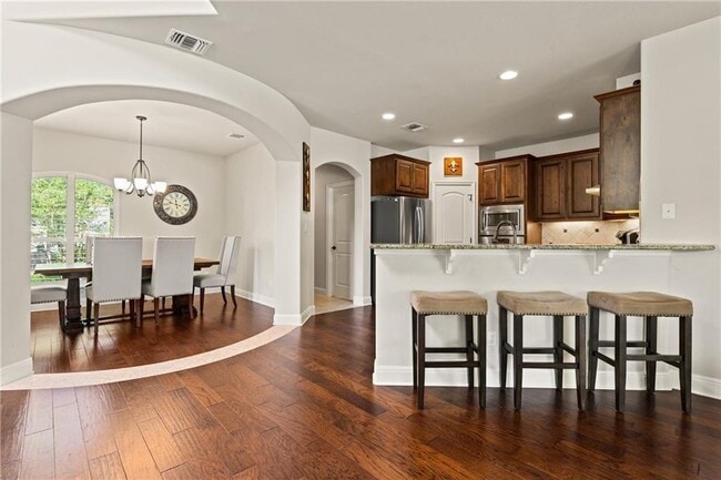 Building Photo - 110 Oak Glen Cove