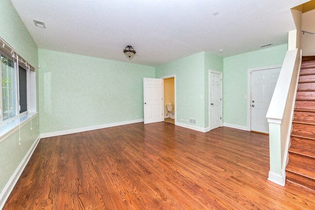 Building Photo - 1193 S Grove Ave