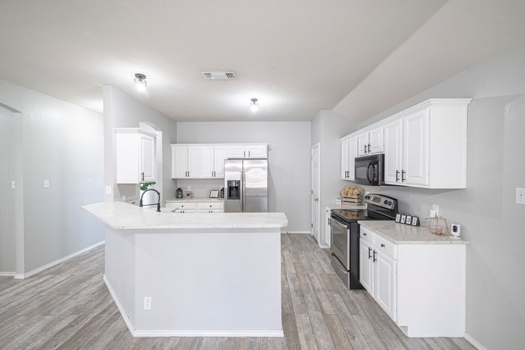 Updated kitchen - 2207 Medford Ct