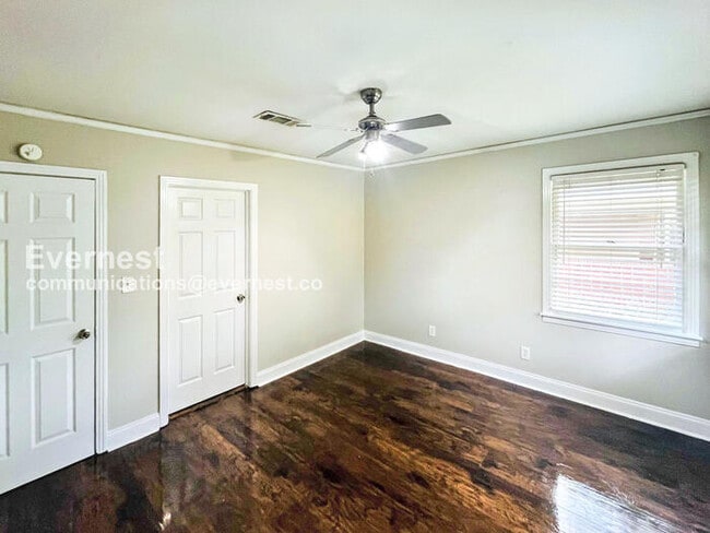 Building Photo - SPECIAL PROMOTION! 3 Bed, 2 Bath Home with Carport / Pet-Friendly / Available Now!