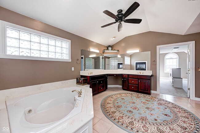 Building Photo - 2009 W 250 N