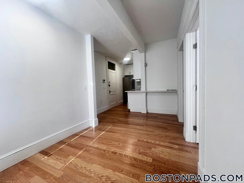 Building Photo - 175 Hemenway St