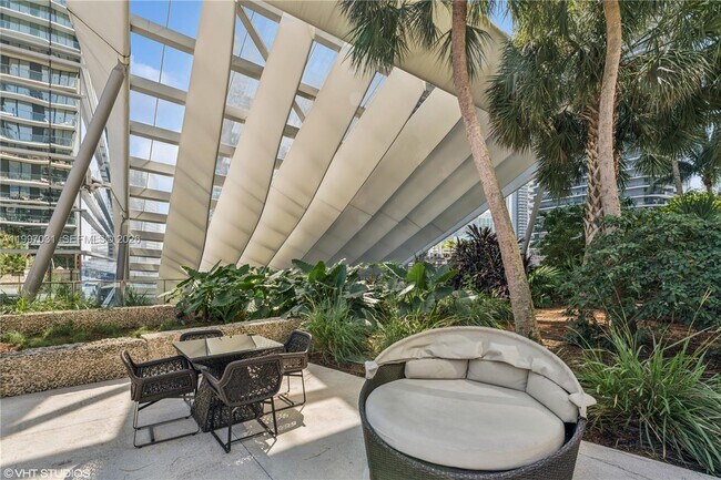 Building Photo - 88 SW 7th St