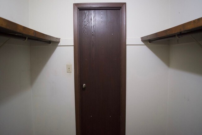 Building Photo - Affordable 3 Bedroom Duplex, SW Columbia!