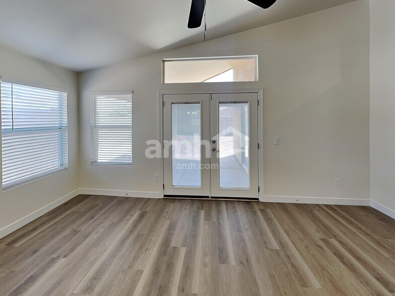 Building Photo - 5239 N 104th Dr