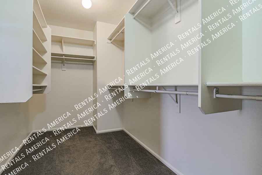 Building Photo - 12610 W Medlock Dr