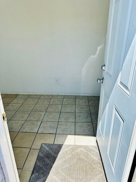 Entrance - 3648 W Cheryl Dr