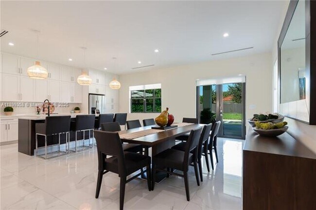 Building Photo - 17320 SW 92nd Ct