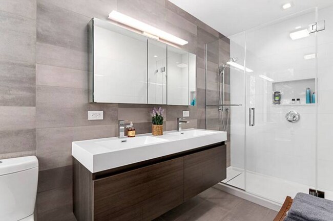 Building Photo - 104 Sterling St