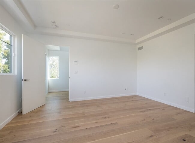 Building Photo - 617 Aviation Way