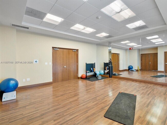 Building Photo - 1050 Brickell Ave