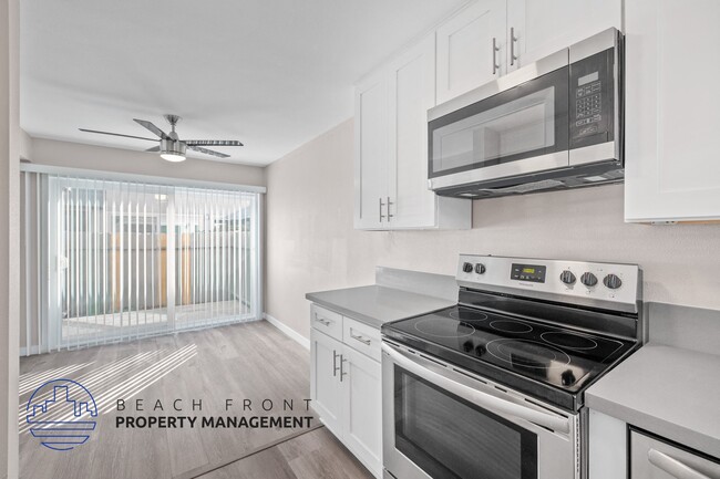 Building Photo - 515-517 N. Juanita Ave.