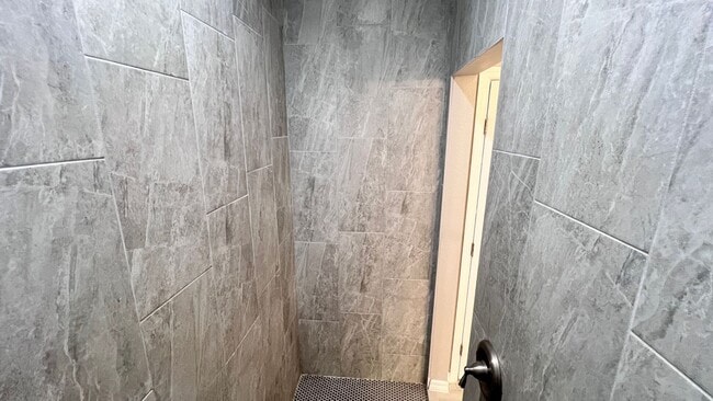 Building Photo - Beautiful 3 Bedroom, 2 Bathroom Home in Pa...