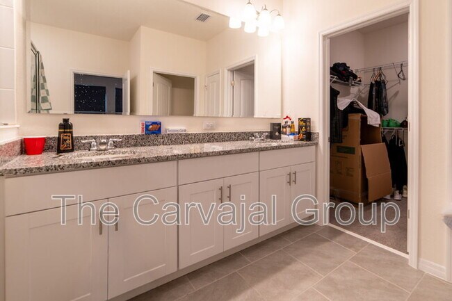 Building Photo - 1813 Walnut Crk Dr