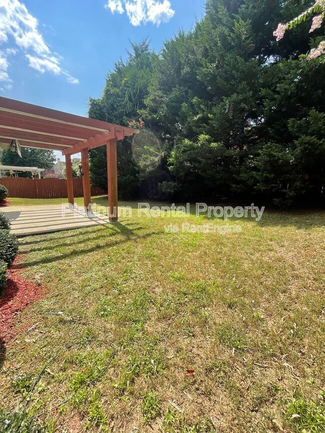 Building Photo - 4916 Durley Ln SE