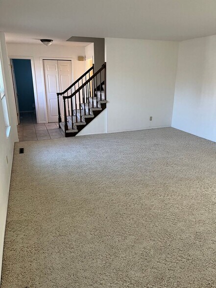 Building Photo - 7330 Mt Meeker Rd