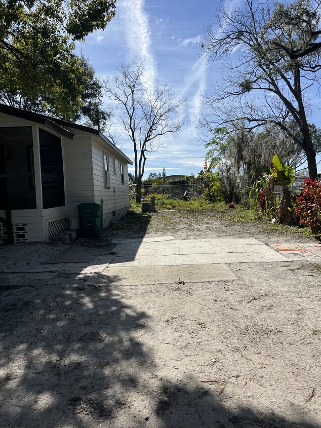 Building Photo - 224 W Cypress St