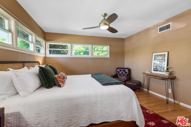 Building Photo - 4643 Nagle Ave