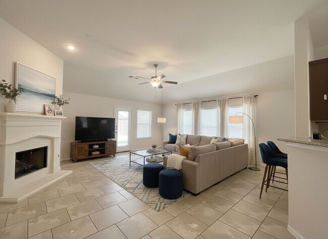 Building Photo - 16702 White Hyacinth Ct