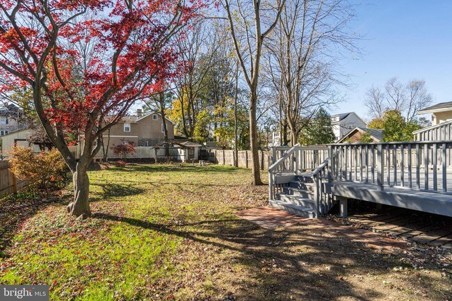 Building Photo - 338 Poplar Ave