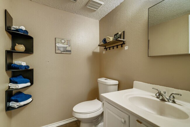 Building Photo - BEAUTIFUL HOME  |  OPEN CONCEPT  |  3 LIVING AREAS  |  FURNISHED OPTION  |  NEAR SCHOOLS & SHOPPING