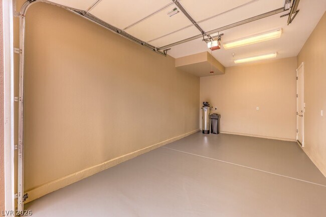 Building Photo - 10 Via Vasari
