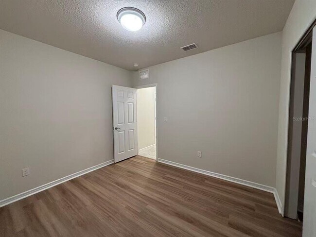 Building Photo - 1156 Sugarwood St