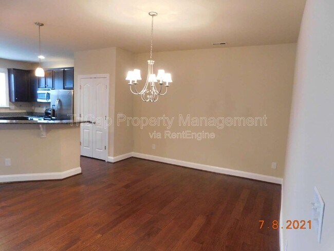 Building Photo - 8030 Upper Lake Dr