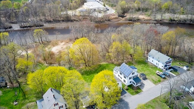 Building Photo - Spacious 4-Bedroom Single Family Rental in Amesbury - Available Now!