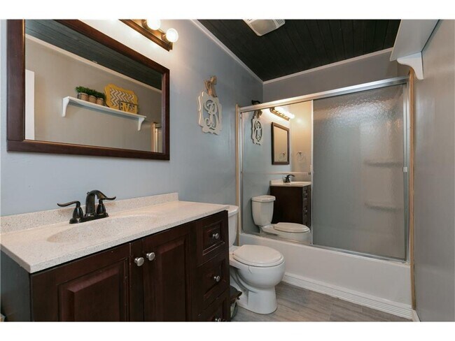 Building Photo - 1900 Atkins St