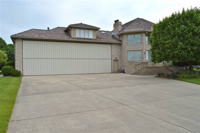 Building Photo - 711 Berkshire Ct