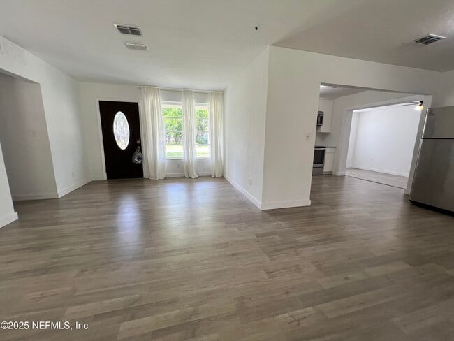 Building Photo - 8105 Santillo Dr