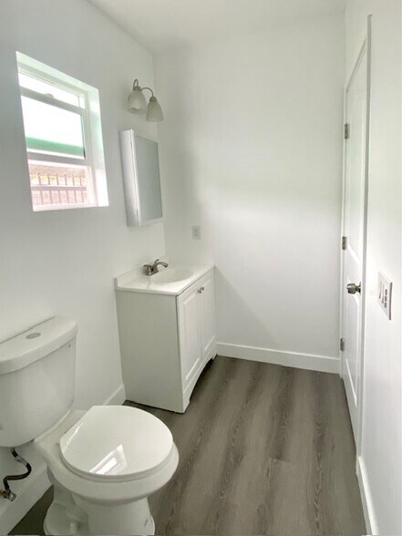 Bathroom - 413 W 53rd St