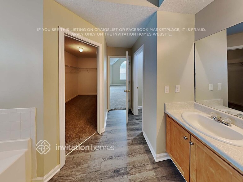 Building Photo - 254 Bonnes Dr SW