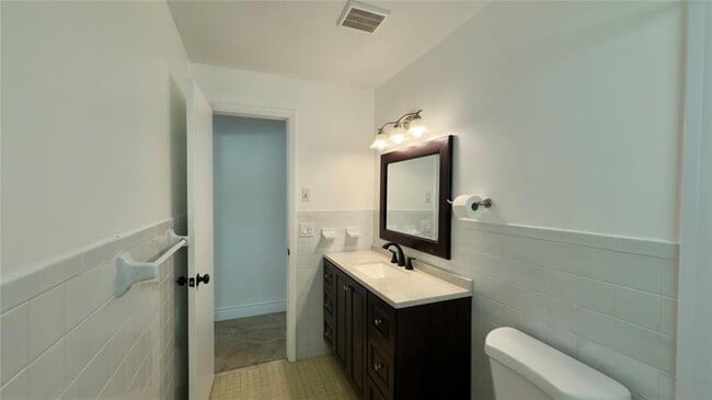 Building Photo - 6957 NW 9th Ct