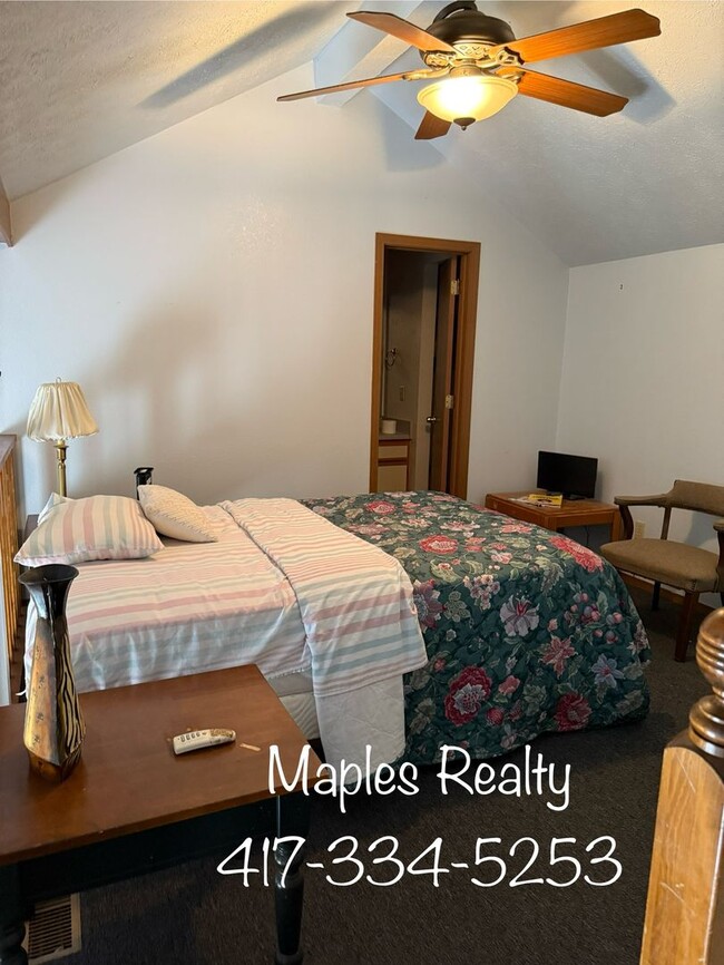 Building Photo - 2 BEDROOM/2 BATHROOM LOFT STYLE CONDO AT F...