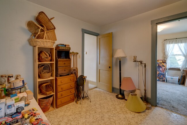 Building Photo - 488 E Main St