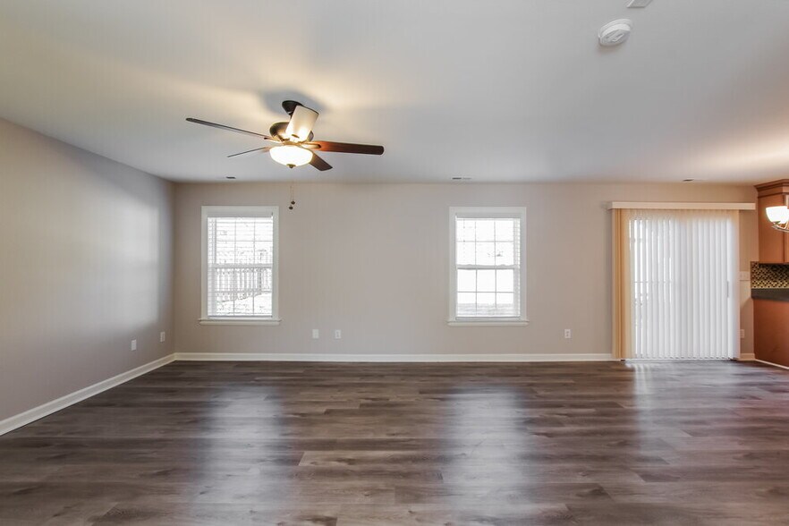 Building Photo - 15823 Circlegreen Dr