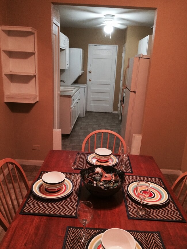 Building Photo - 1801 W Craig Pl