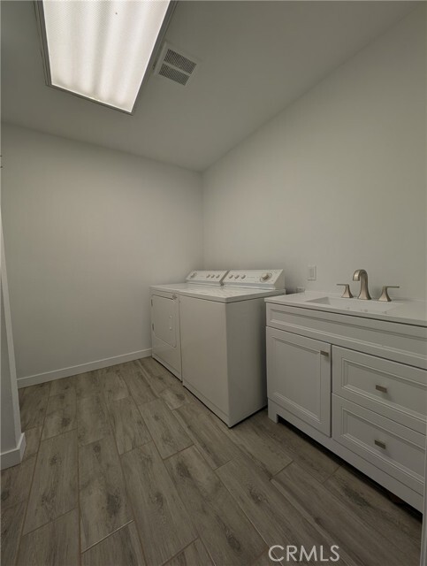 Building Photo - 379 N 3rd St