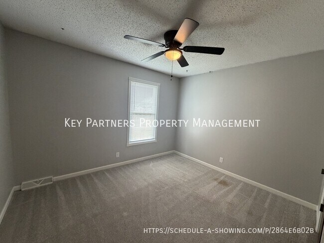 Building Photo - 138 E Nelson Cir