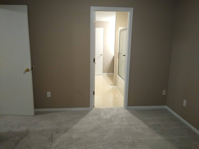 4-2b2b - 16049 SE Caruthers St