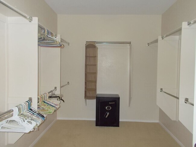 Building Photo - Elegant Single-Story Home in a Gated Community| Spacious, Stylish & Secure