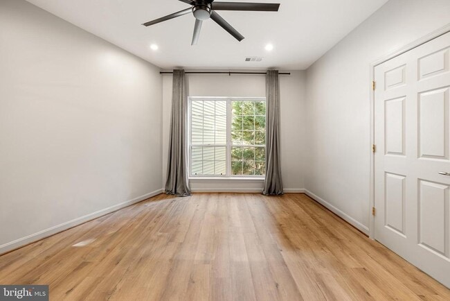 Building Photo - 4560 Strutfield Ln