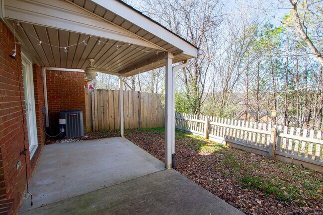 Building Photo - 157 Hayesbury Ct