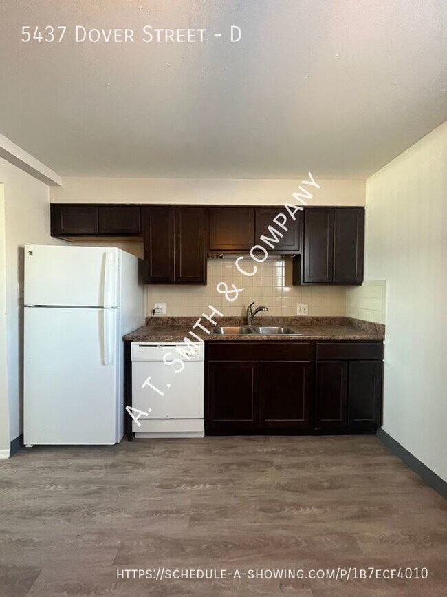 Building Photo - Great Location -- Updated Arvada 2 Bedroom...