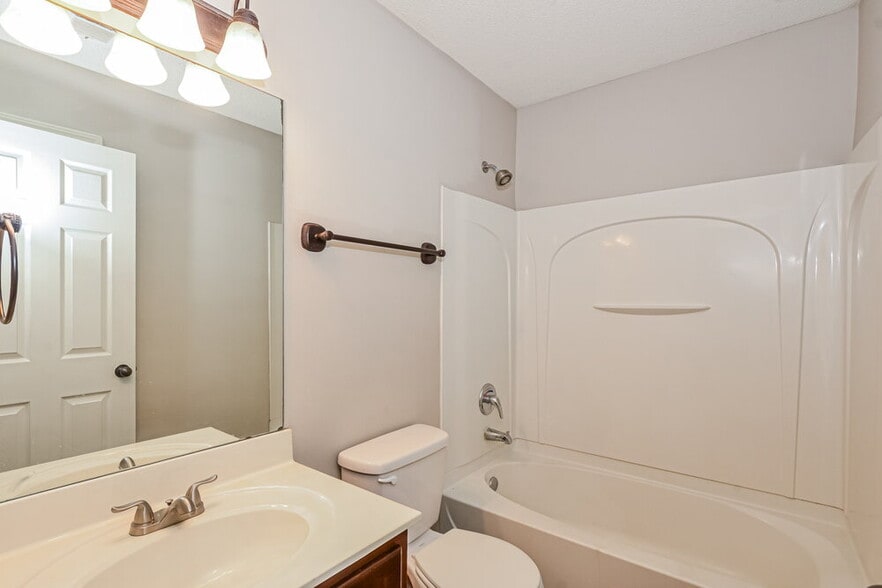 Building Photo - 4313 Genevieve Dr