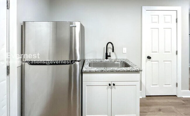 Building Photo - 1728 17th Ave N